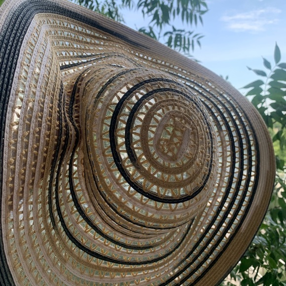 BCBGENERATION FLOPPY SUN HAT tan and black, one size fits most - Picture 5 of 8